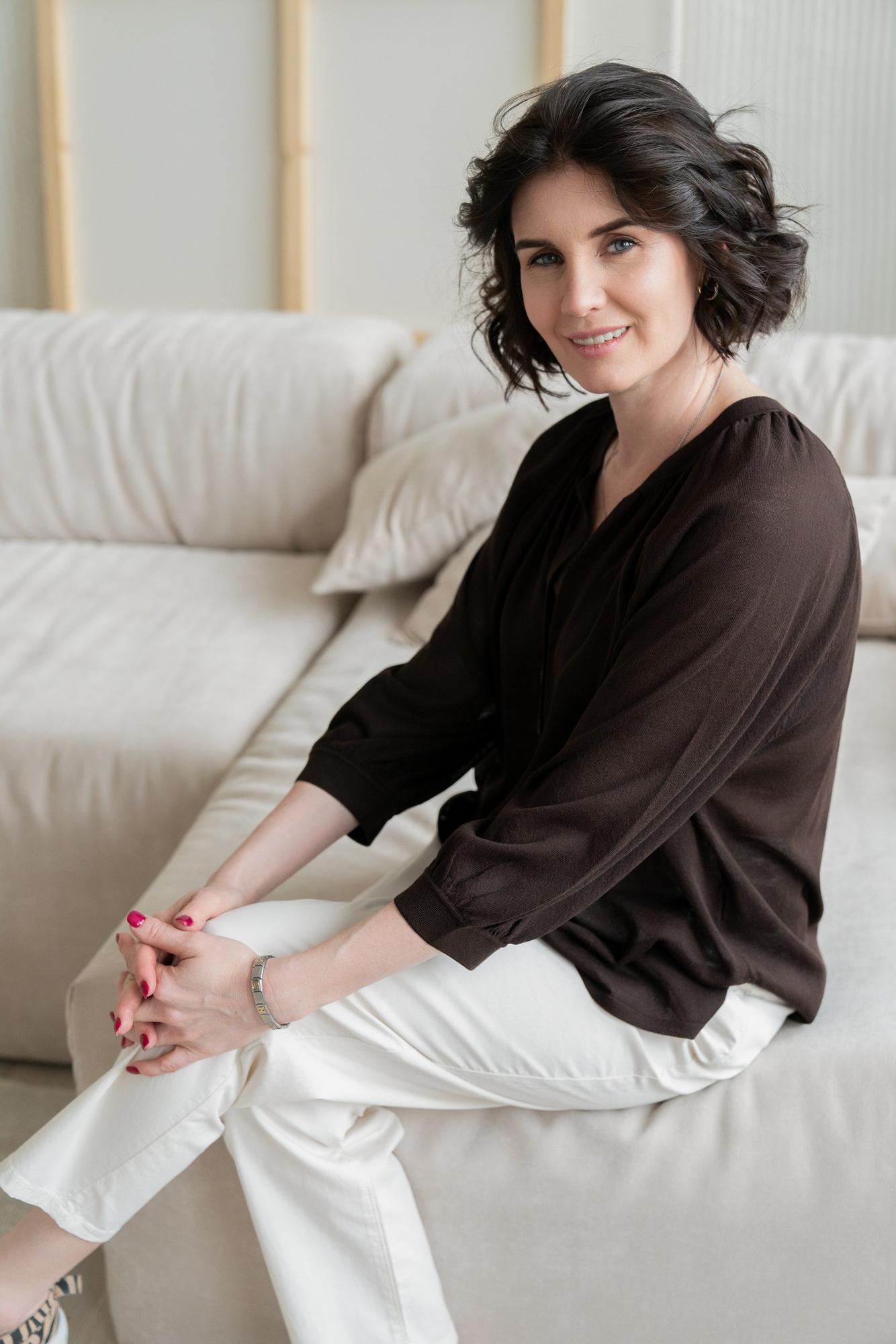 Коричневый джемпер полупрозрачный