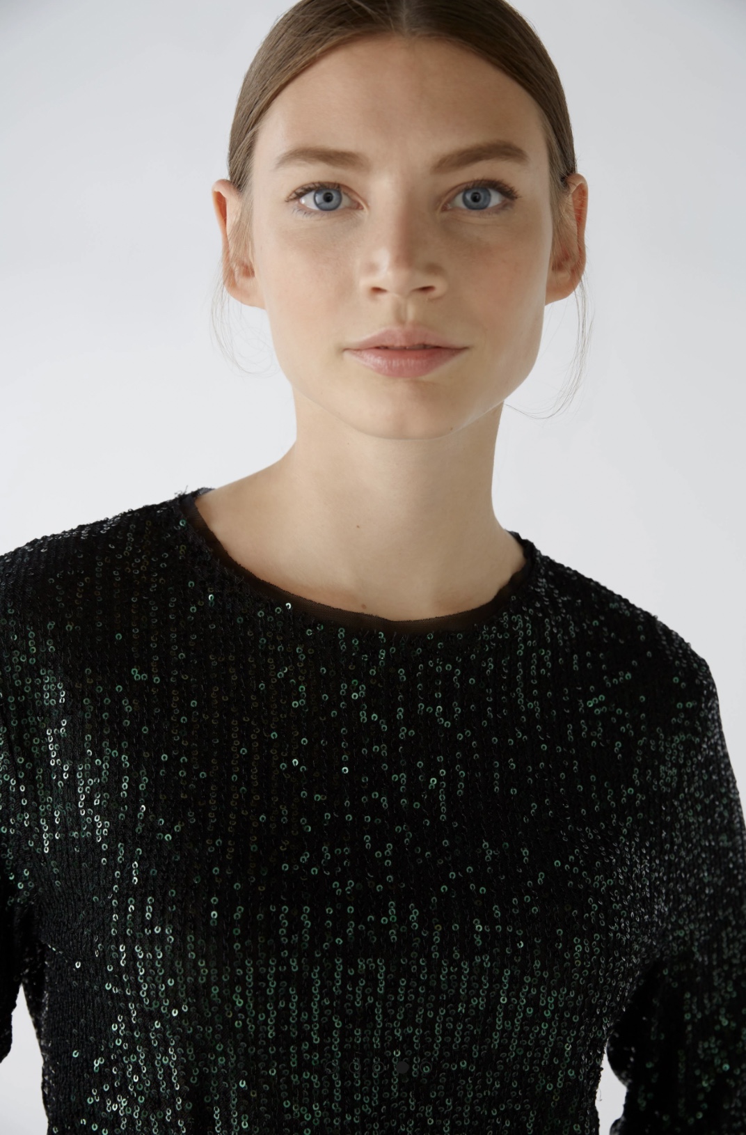 Джемпер в паетки