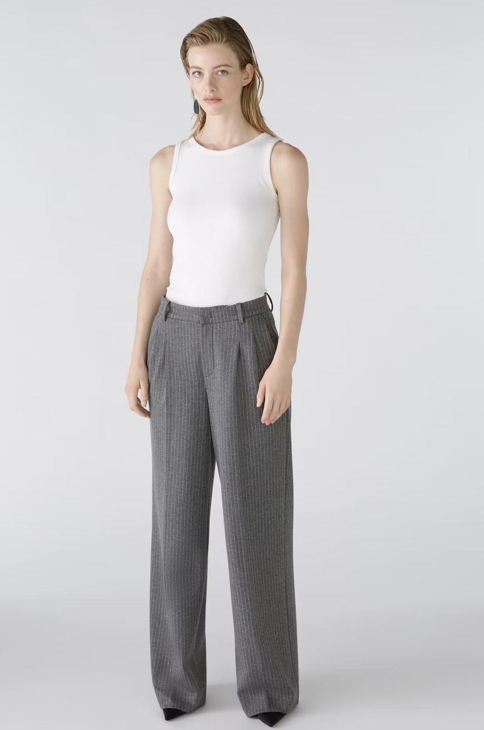 Брюки серые в полоску