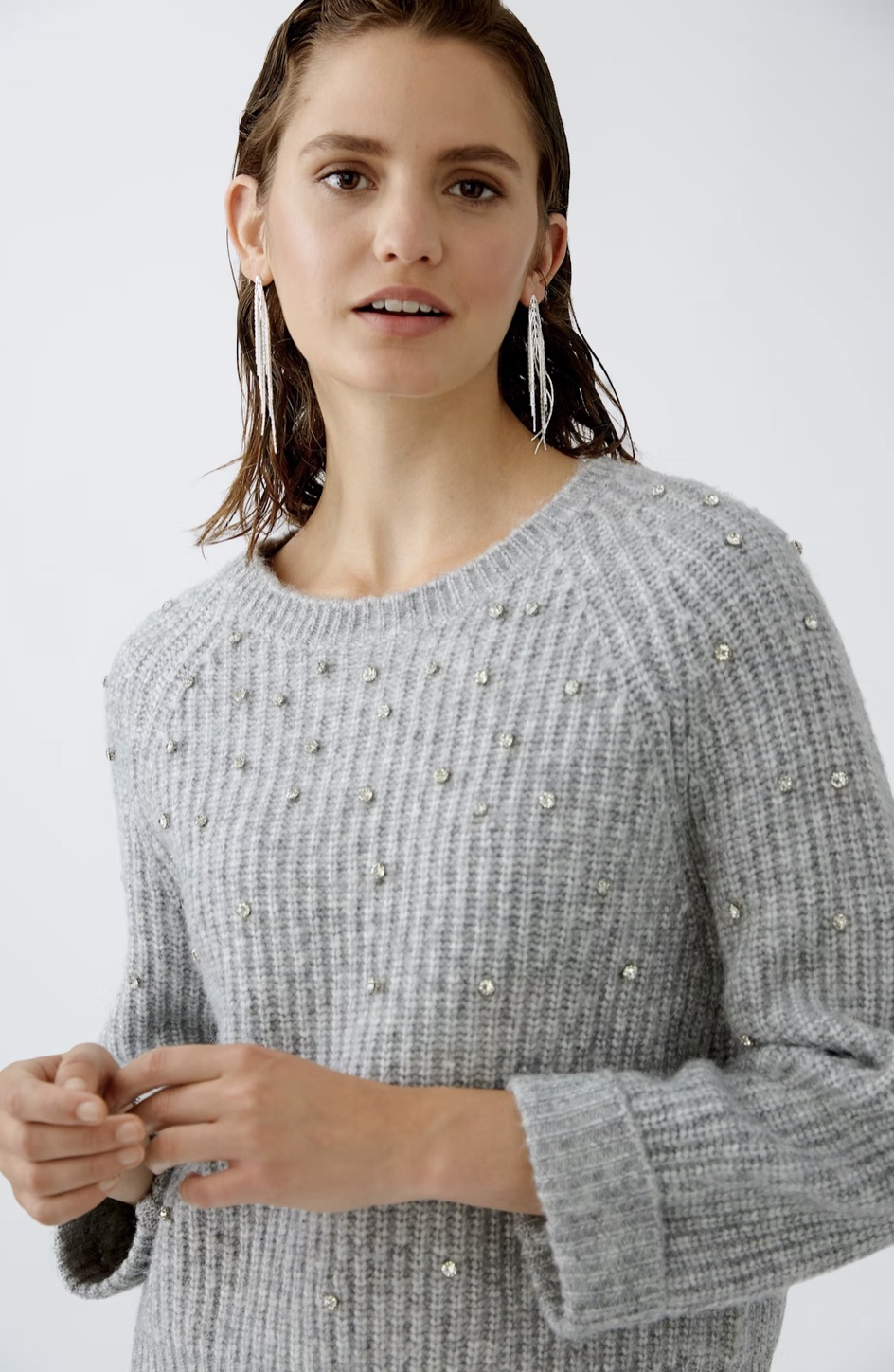 Джемпер серый камни
