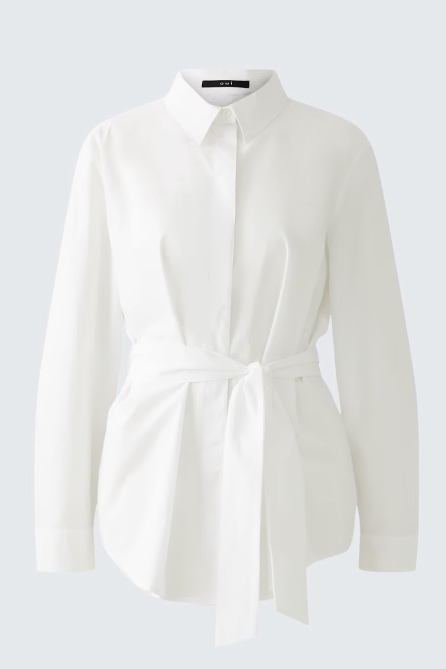 Рубашка белая на поясе