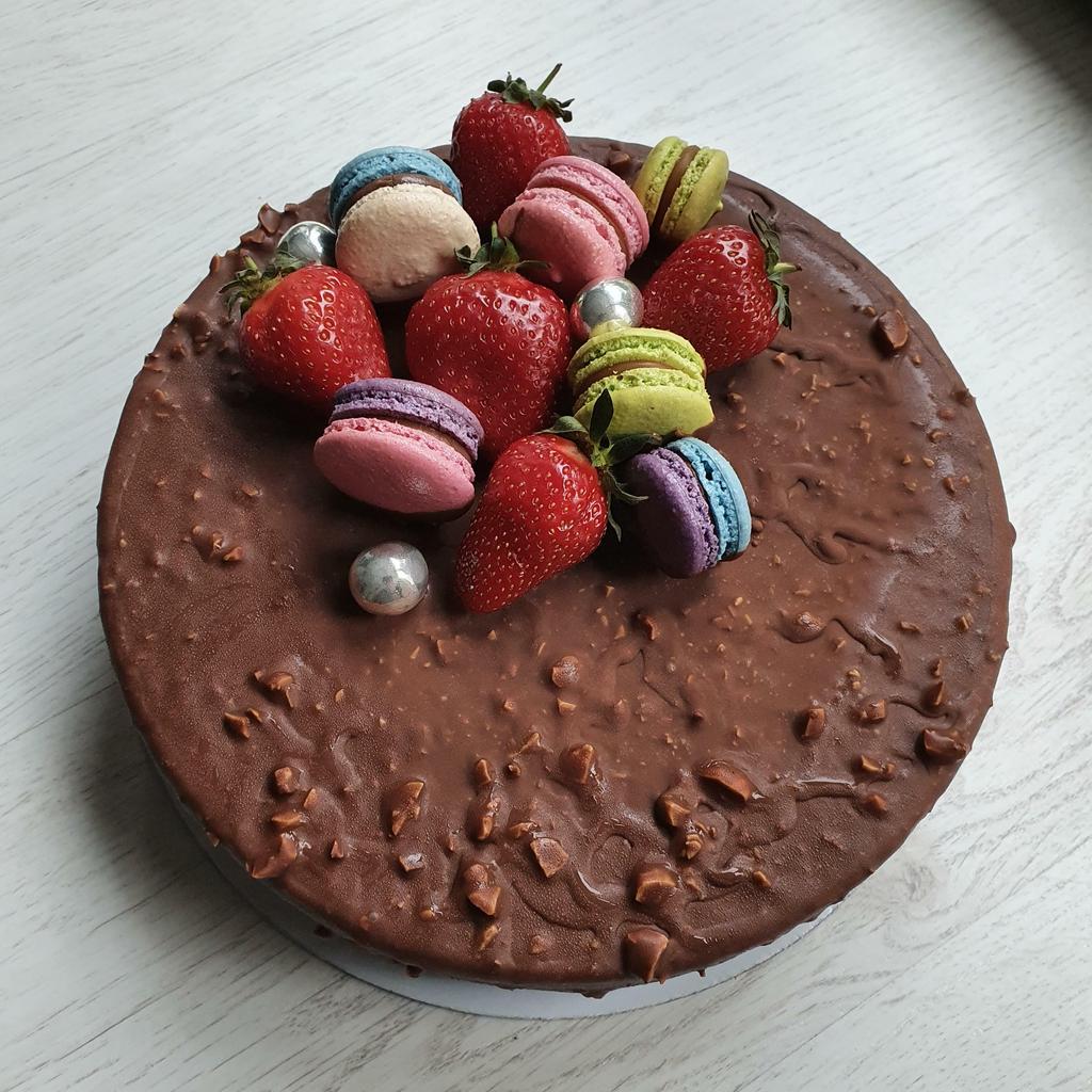 Торт "Фундук-карамель"