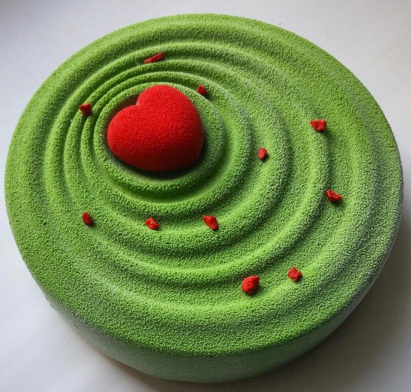 Торт "Фисташка-клубника-личи"