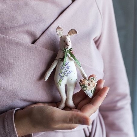 Сувенирный лавандовый зайка