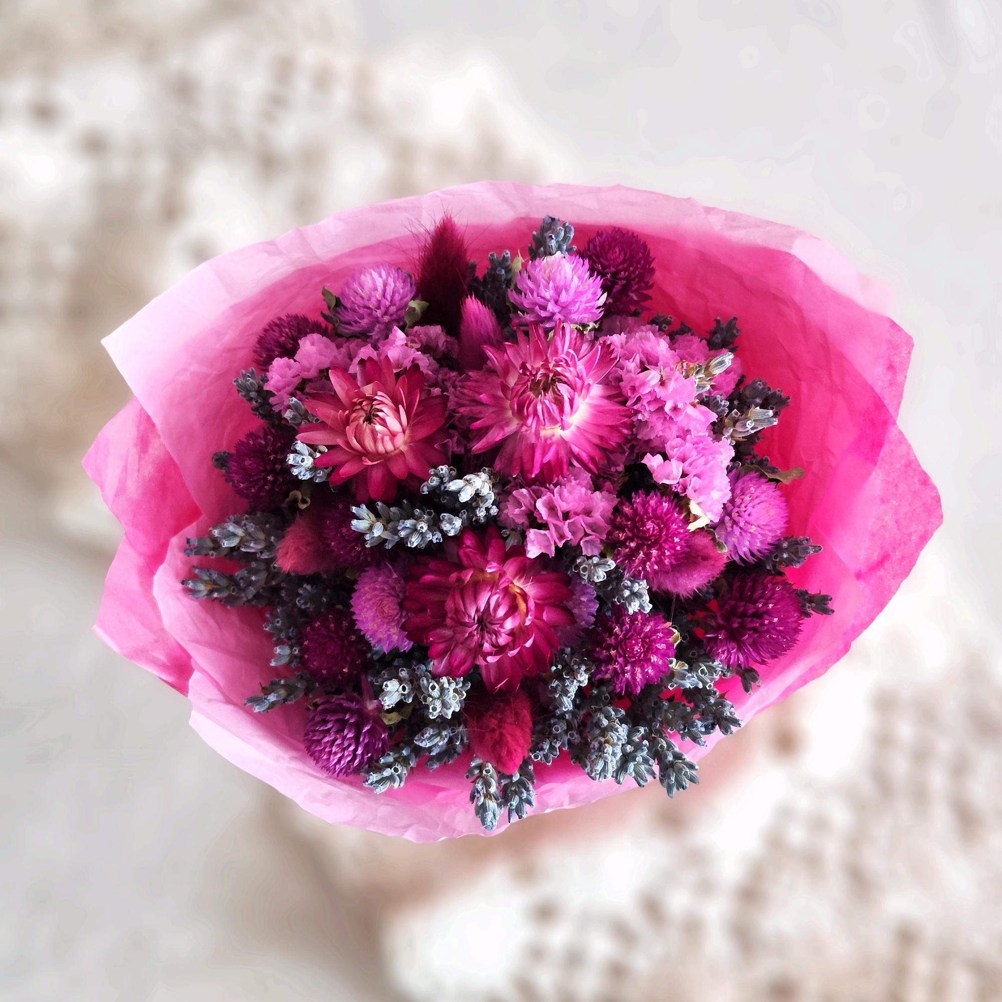 Букет-комплимент из Крымских сухоцветов, ярко-розовый