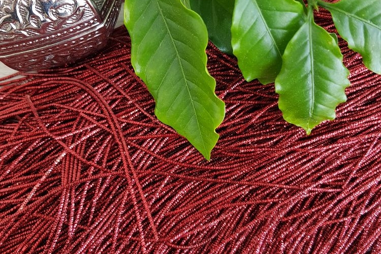 Трунцал четырехгранный, цвет темно-красный. Размер 1 мм