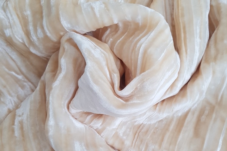 бархат шелковый, фактурный, молочный, ванильный