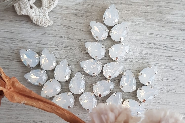 кристаллы белый опал