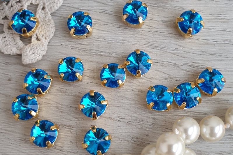 кристаллы в оправе риволи