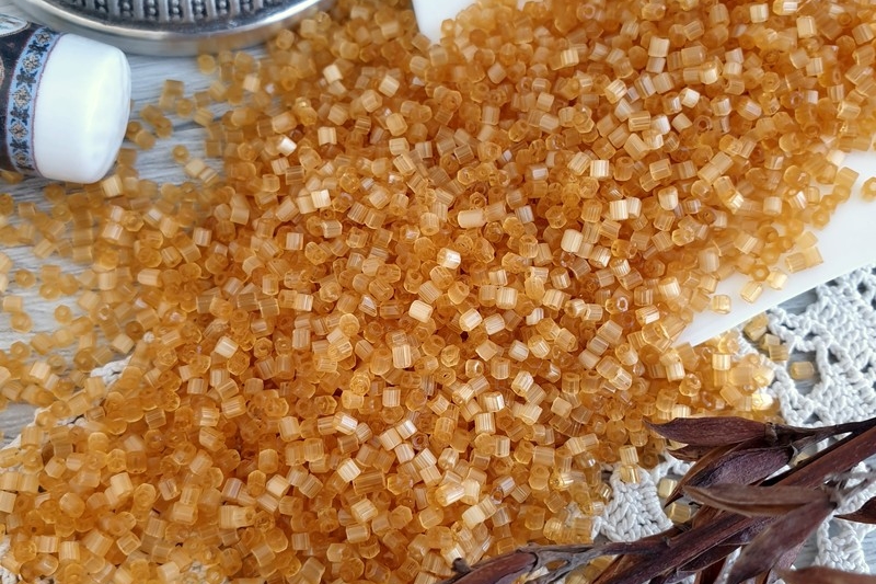 сатиновый бисер