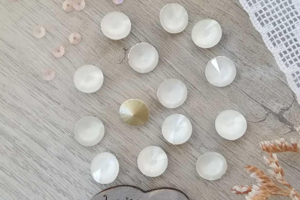 Кристаллы риволи белые