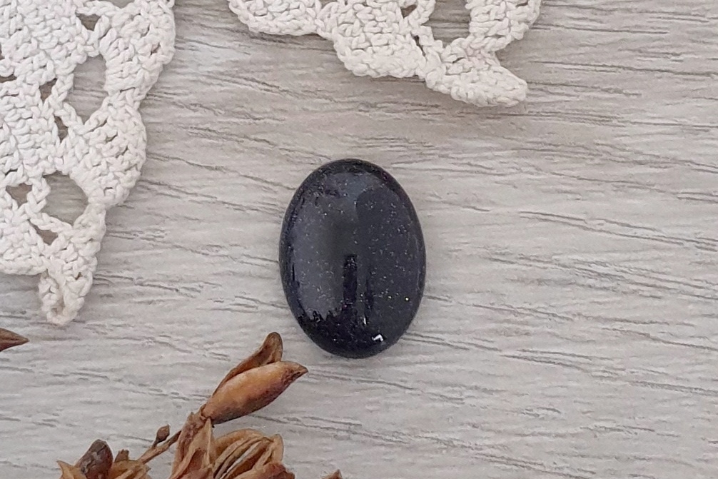 кабошон авантюрин