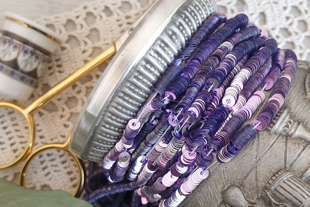 пайетки фиолетовые