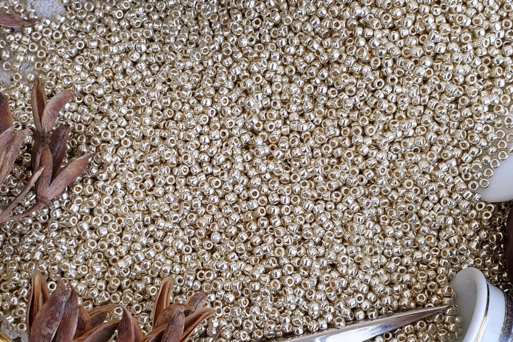 Бисер Toho 558pf