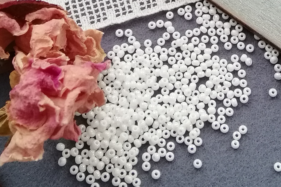 бисер чешский белый Гамма