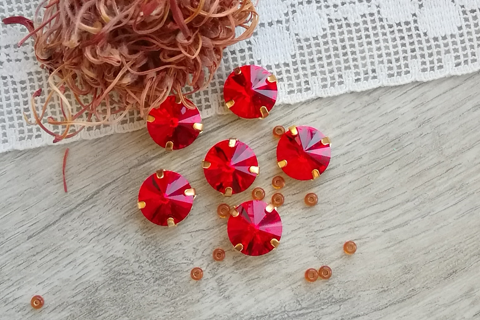 кристаллы риволи красные