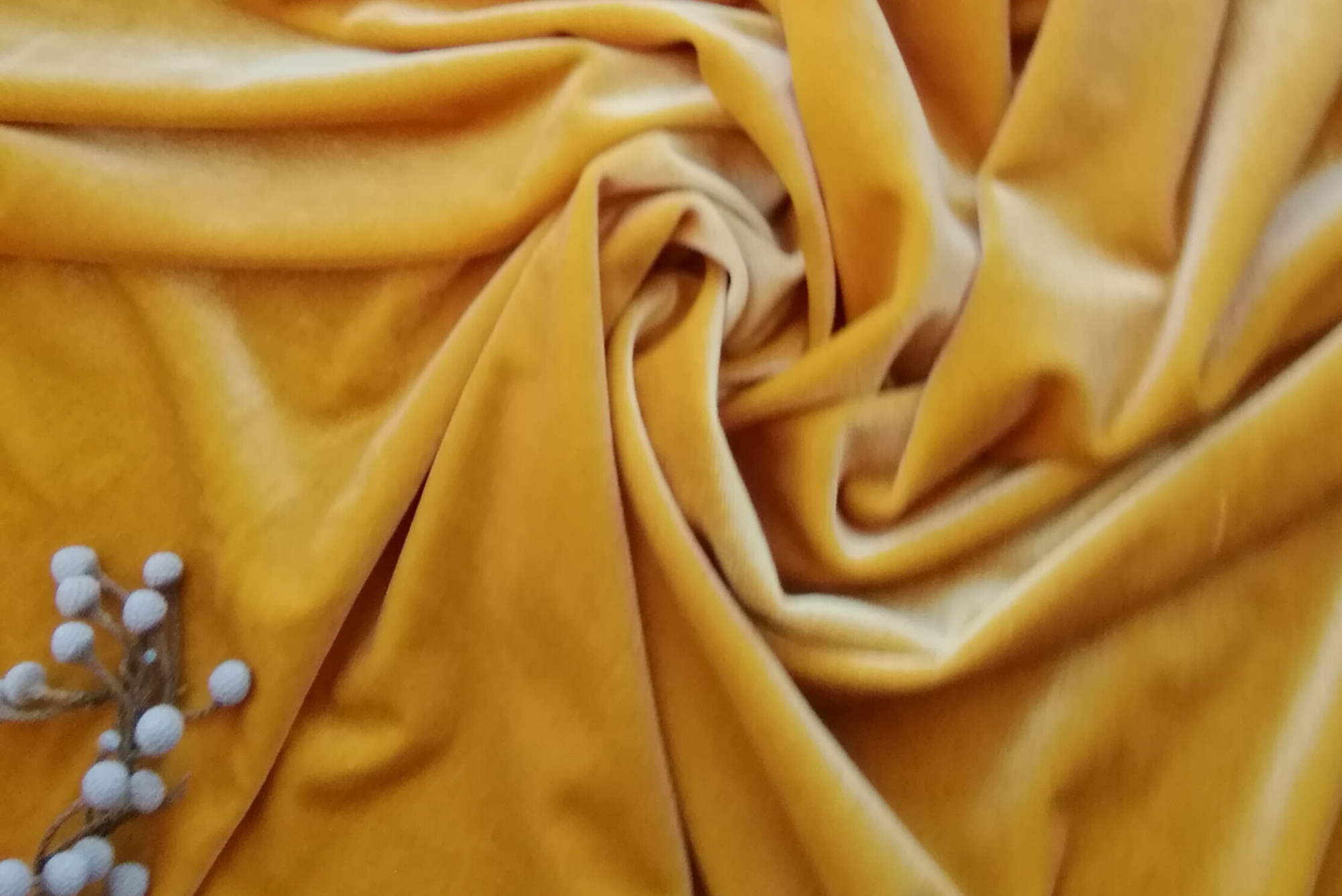 бархат трикотажный желтый золотой