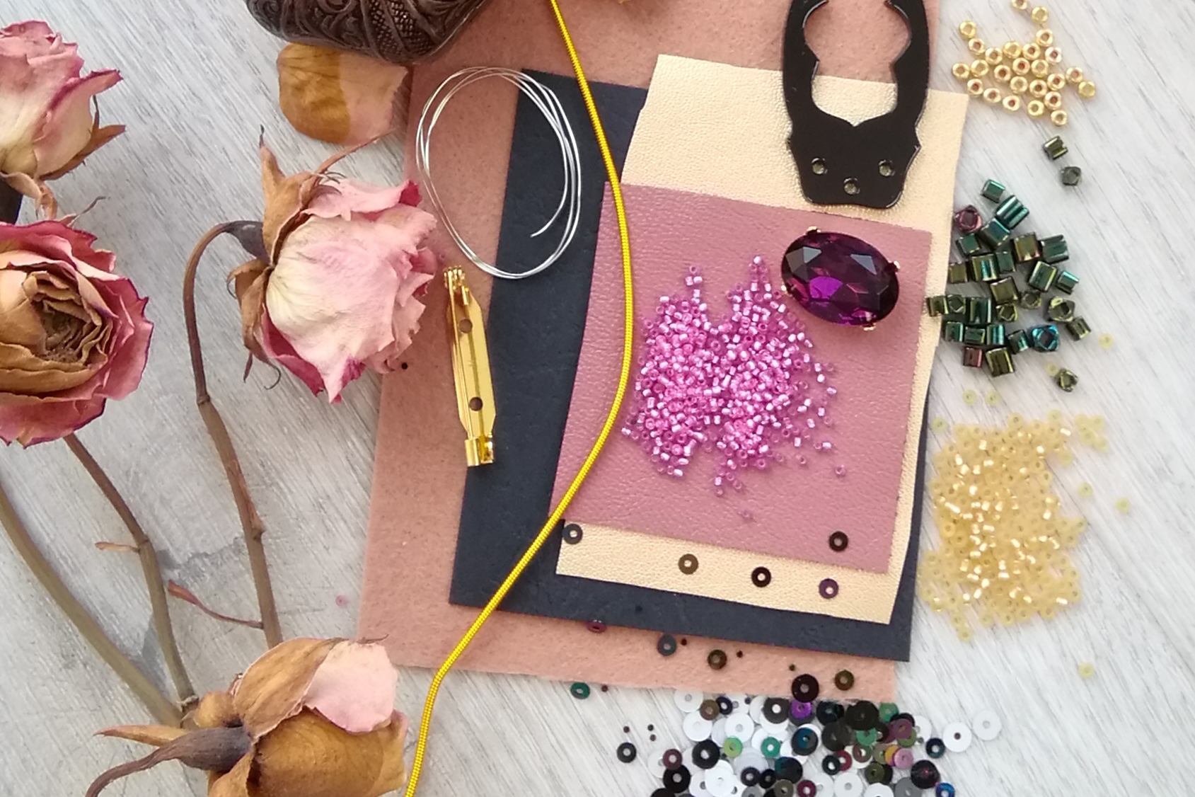 набор материалов для броши Жук Олень Бусеницы