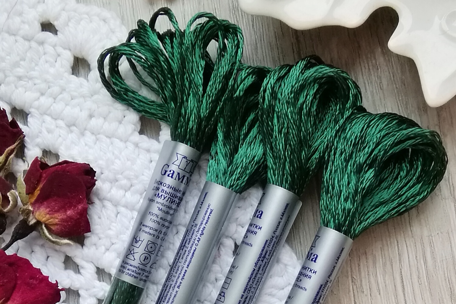 Нитки мулине вискоза серо зеленые