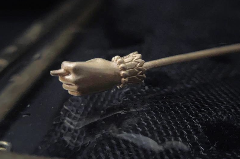 пин ювелирный фига Тереза Донстер Брошкискул