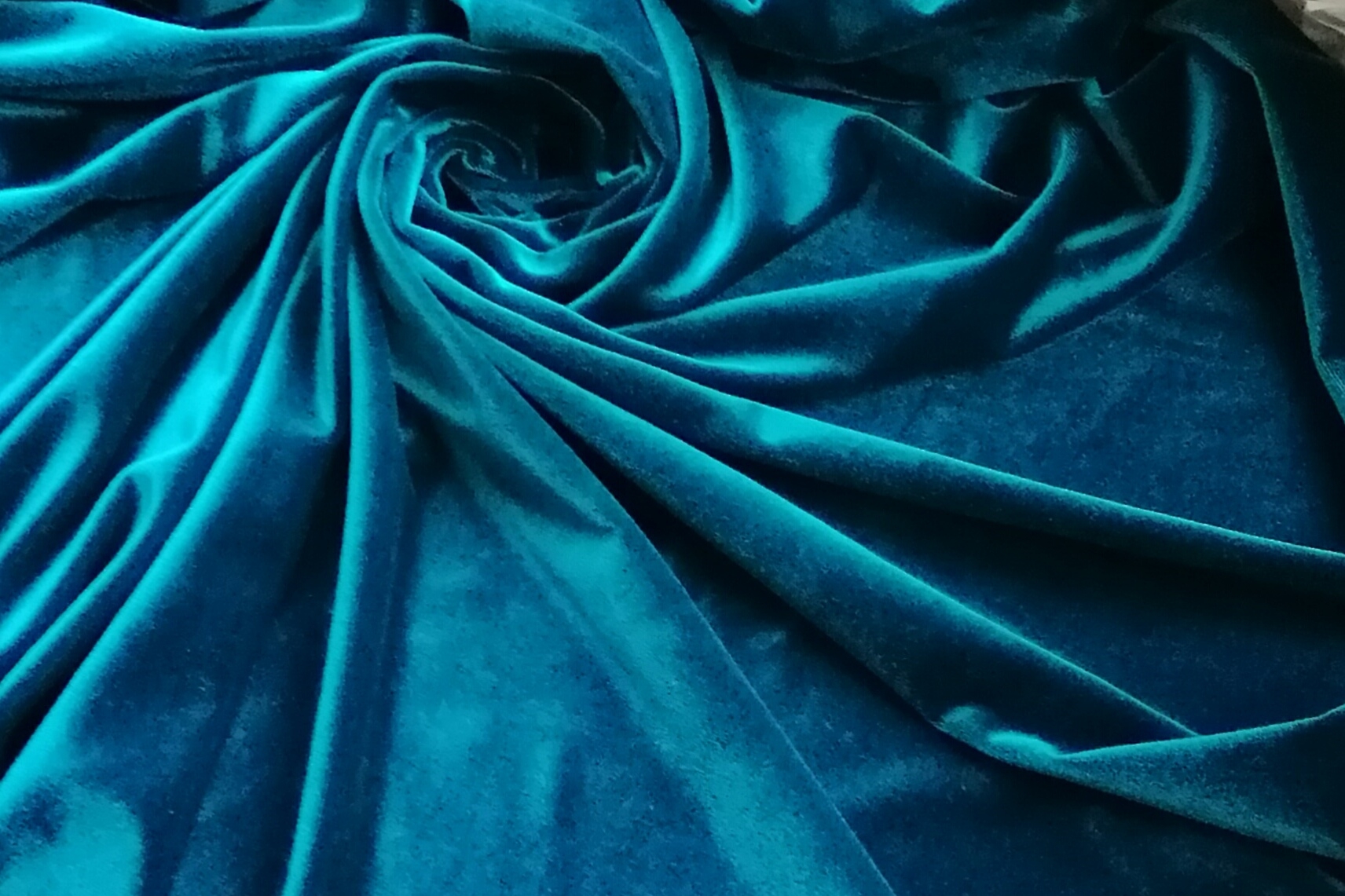 бархат трикотажный изумрудный