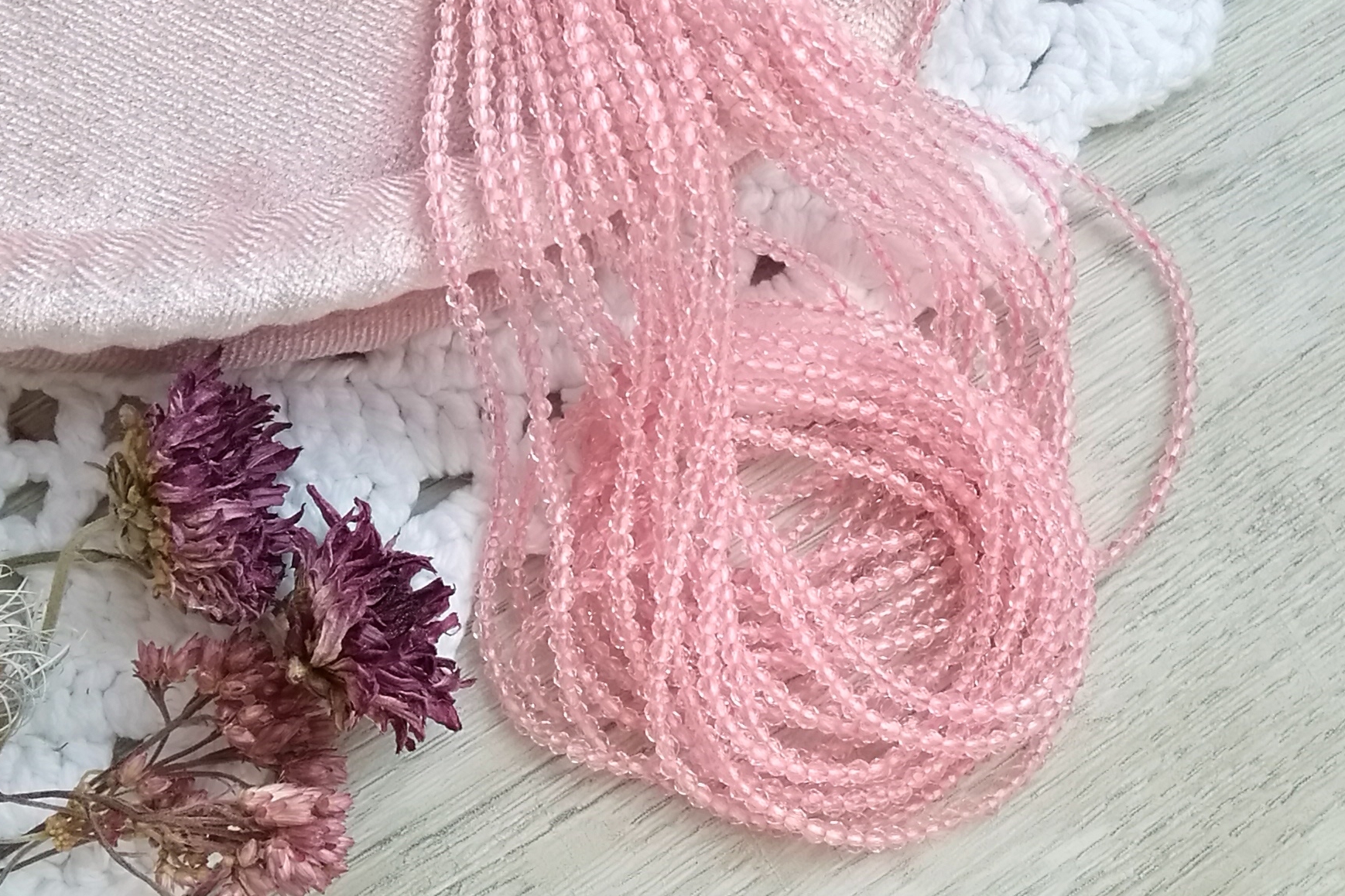 шпинель розовая натуральная бусины 2мм