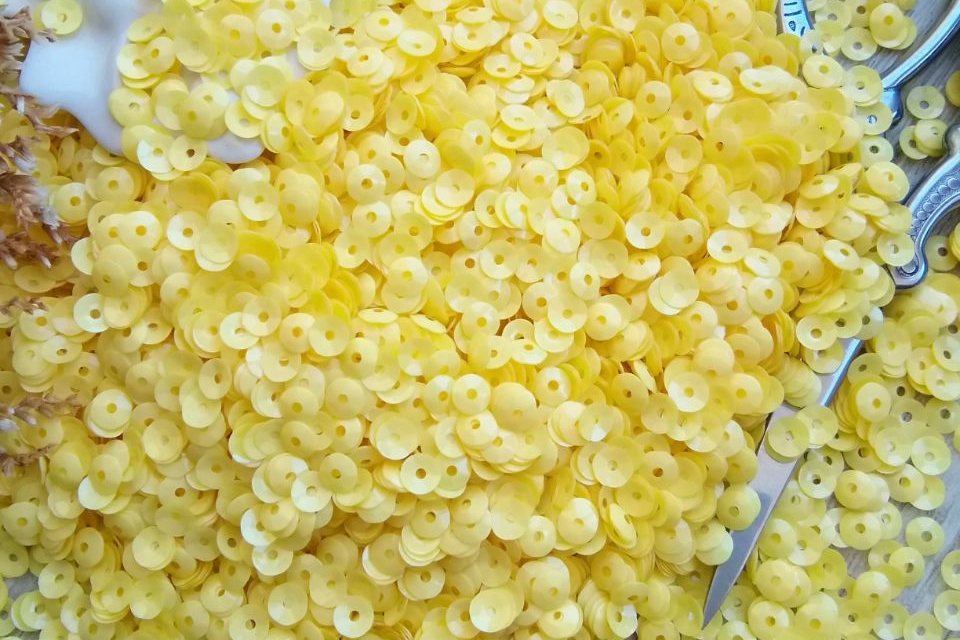 пайетки чаши итальянские, желтые 4 мм