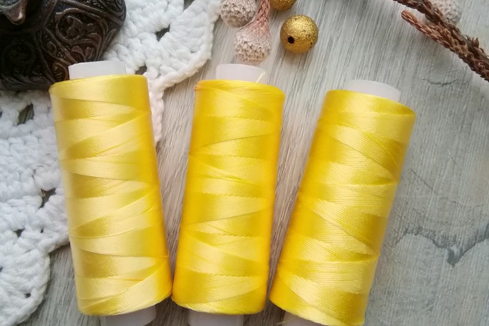 нитки для бисера и пайеток, капроновые желтые