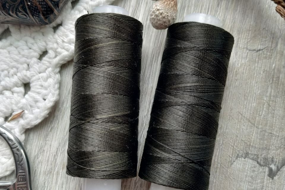 нитки коричневые капрон для бисера