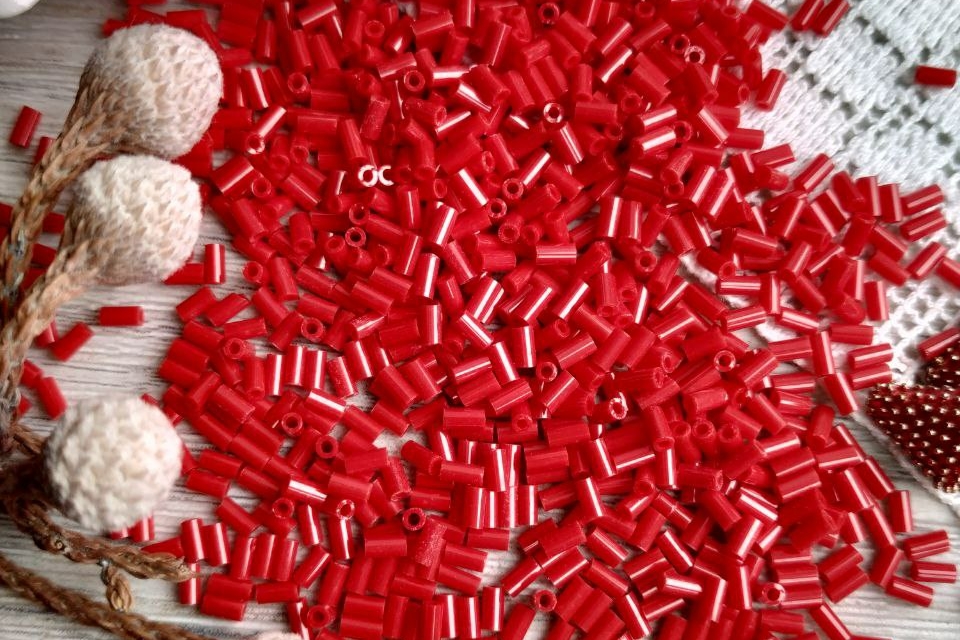 бисер Тохо японский стеклярус красный