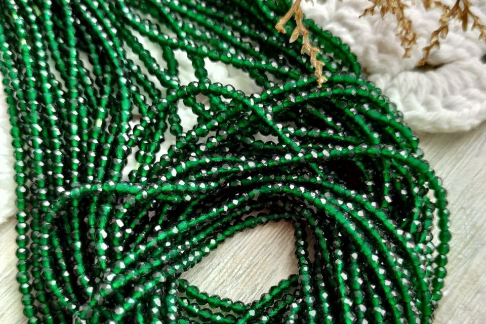 шпинель натуральная зеленая 2 мм