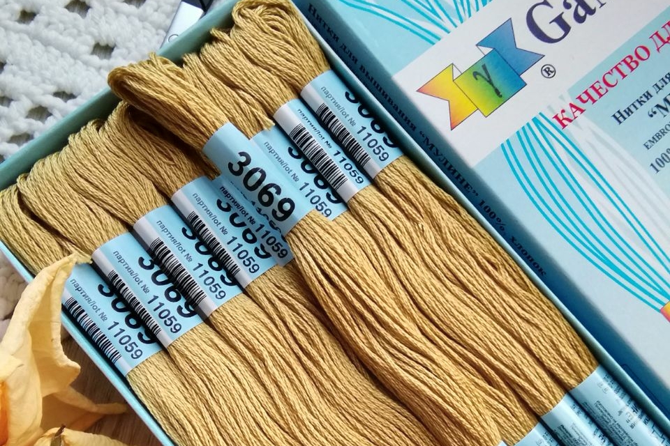 нитки мулине Гамма 3069 бежевый