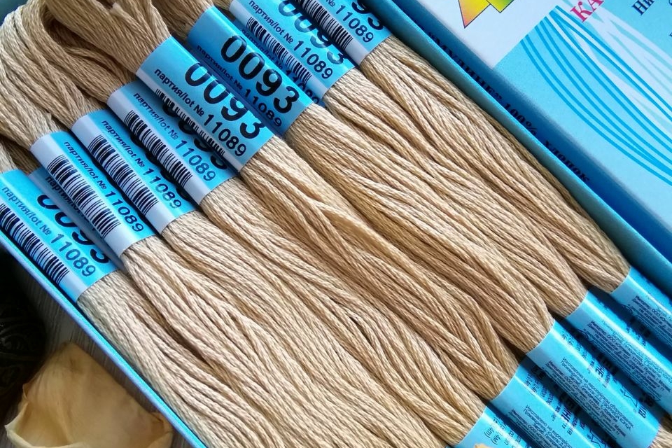 нитки мулине 0093 хлопок Гамма бежевый
