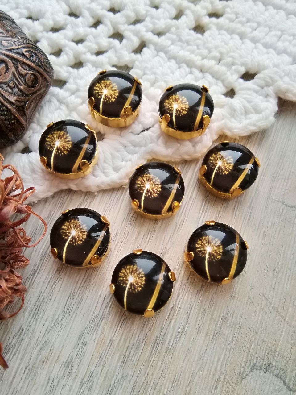 Кабошон ЗОЛОТОЙ ОДУВАНЧИК в оправе под золото 14 мм (kb096)