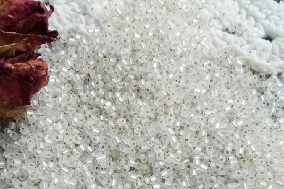 бисер чешский белый жемчужный