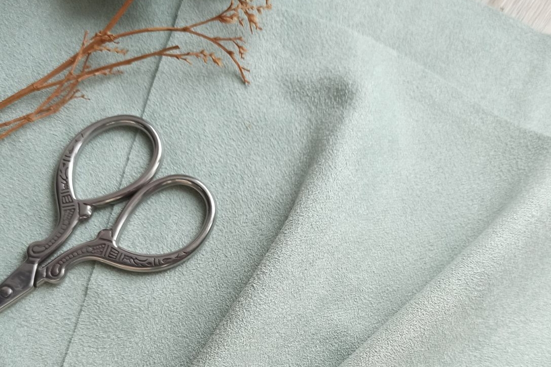 искусственная замша Алькантара светло-зеленая ментоловая