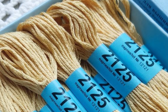 мулине Гамма 2125 светло-золотистый