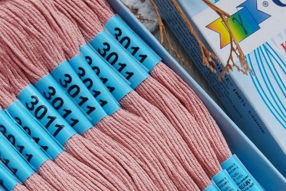 нитки мулине Гамма цвет 3011 розовый, телесный