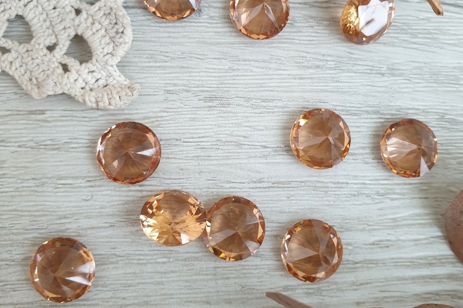 циркониевые кристаллы