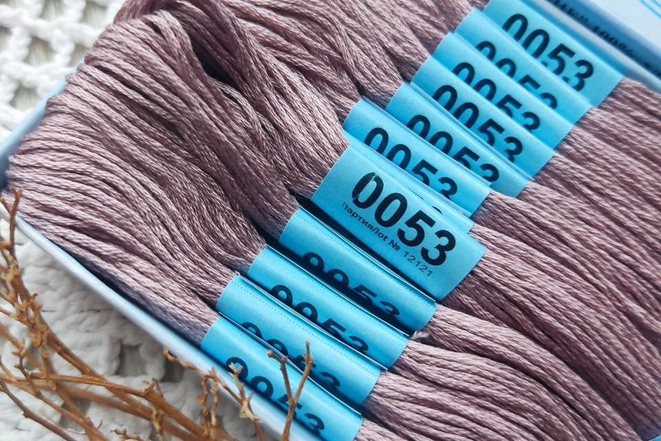 нитки мулине Гамма хлопок цет 0053 коричневые розовые