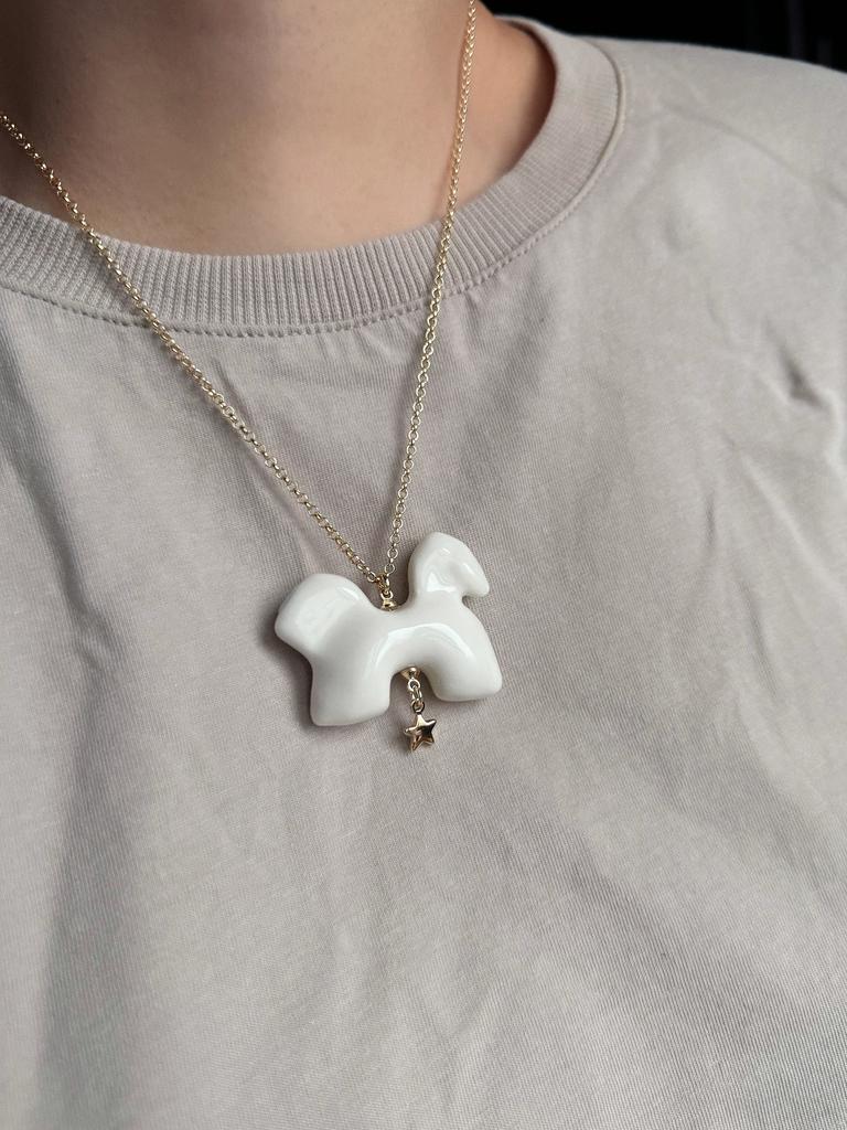 Конёк на цепочке