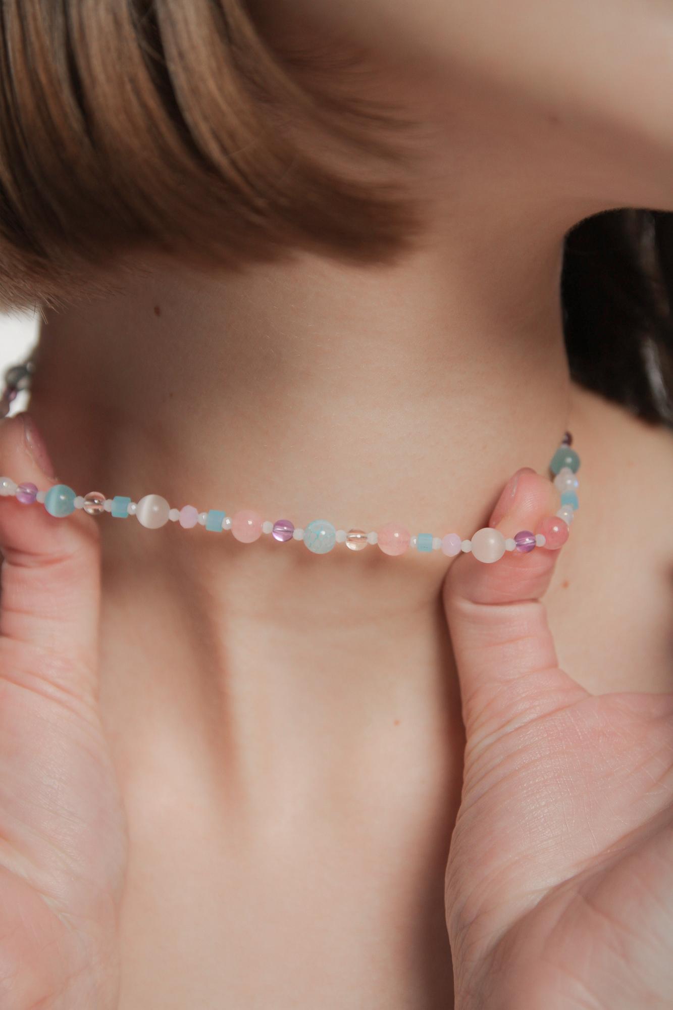 Чокер с бусинами «Кошачий глаз»