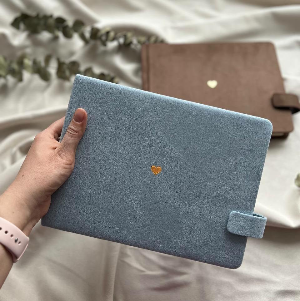 Голубой фотоальбом с сердцем