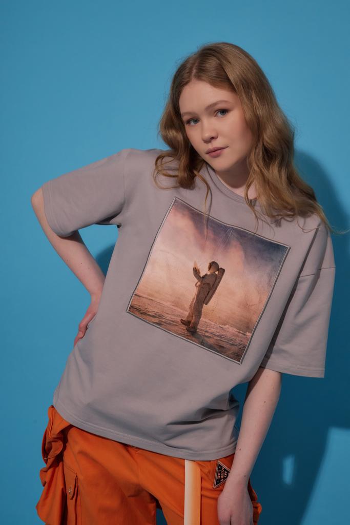 Футболка "Астронавт с кристалом",  платиновая