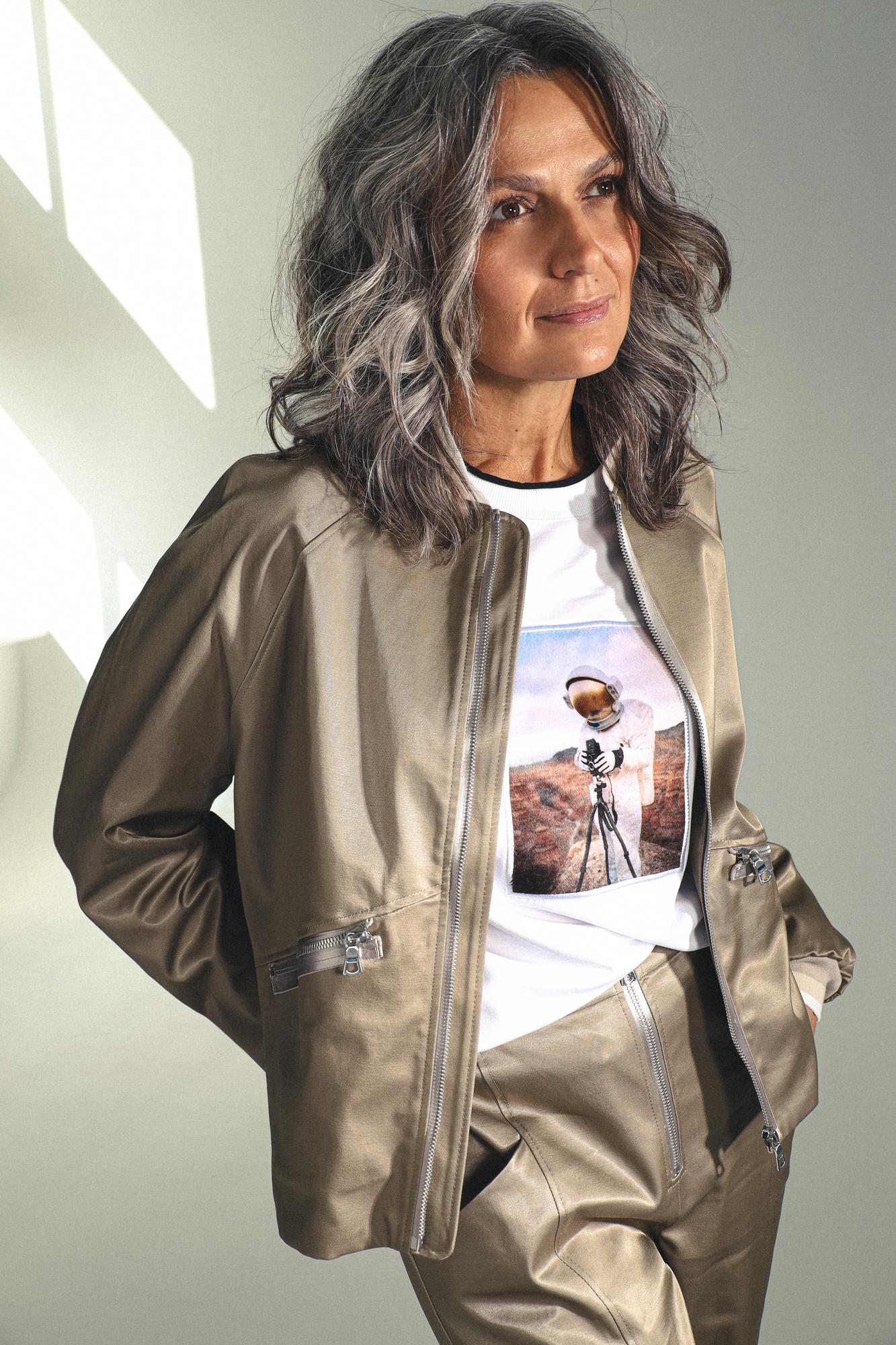 Бомбер глянцевый с молниями Звездный поток, оливковый