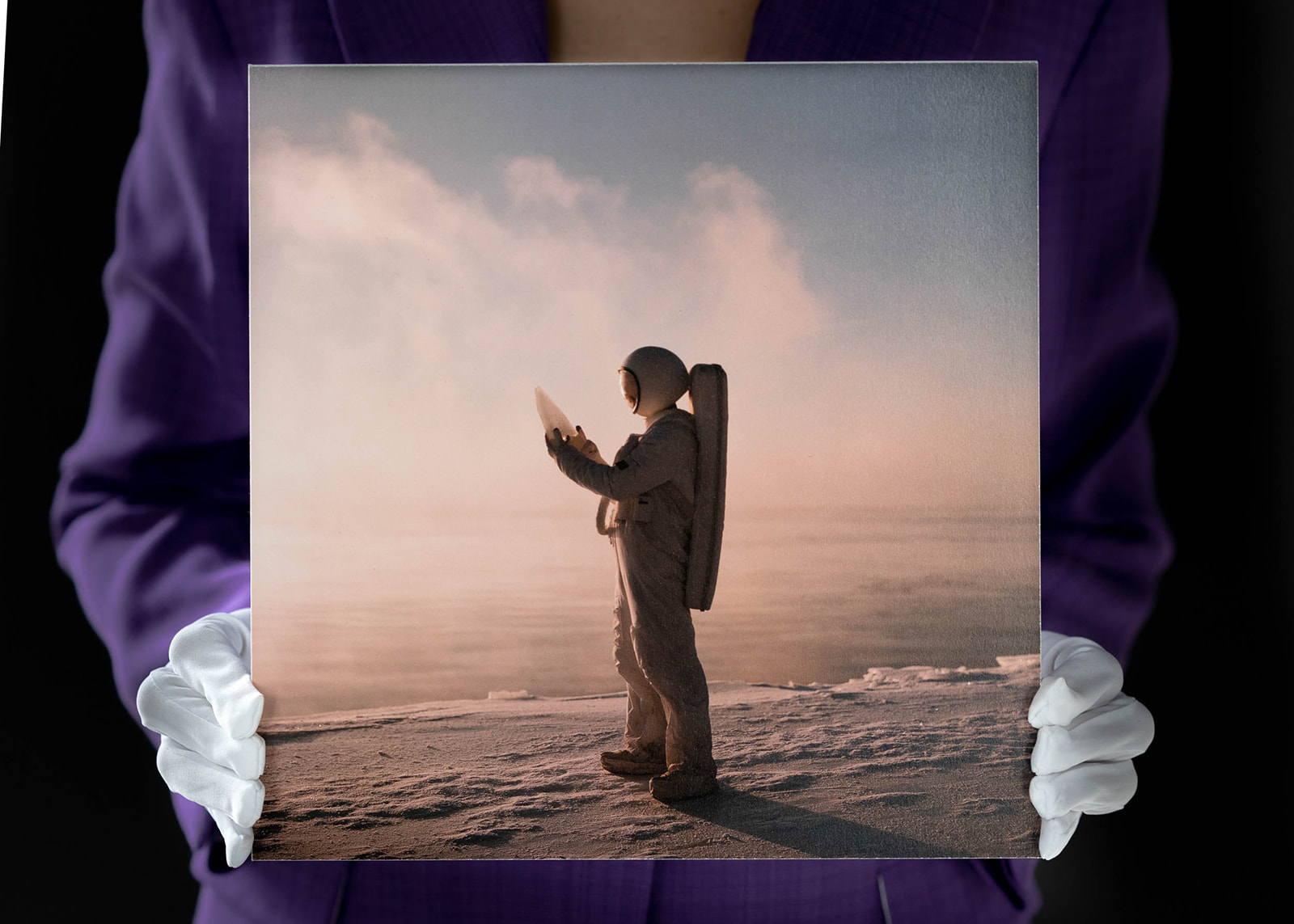 Постер "Astronaut with Crystal"