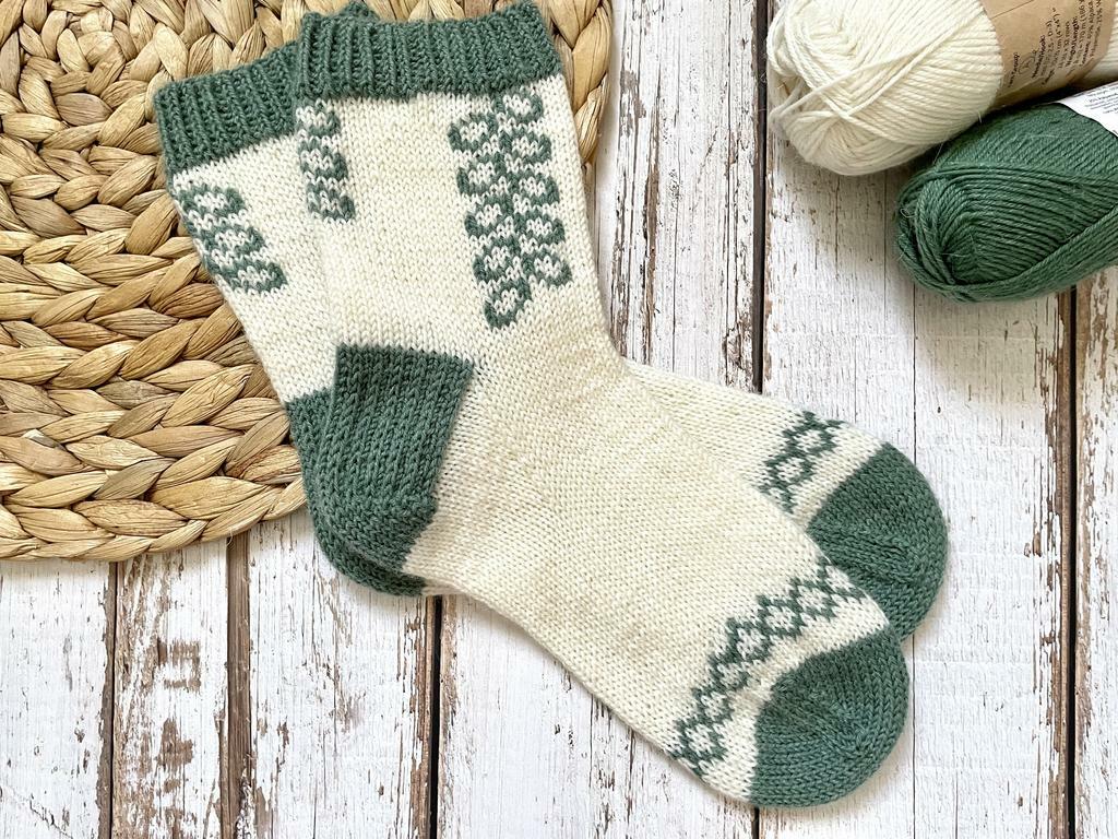 Trellis Socks - описание вязания