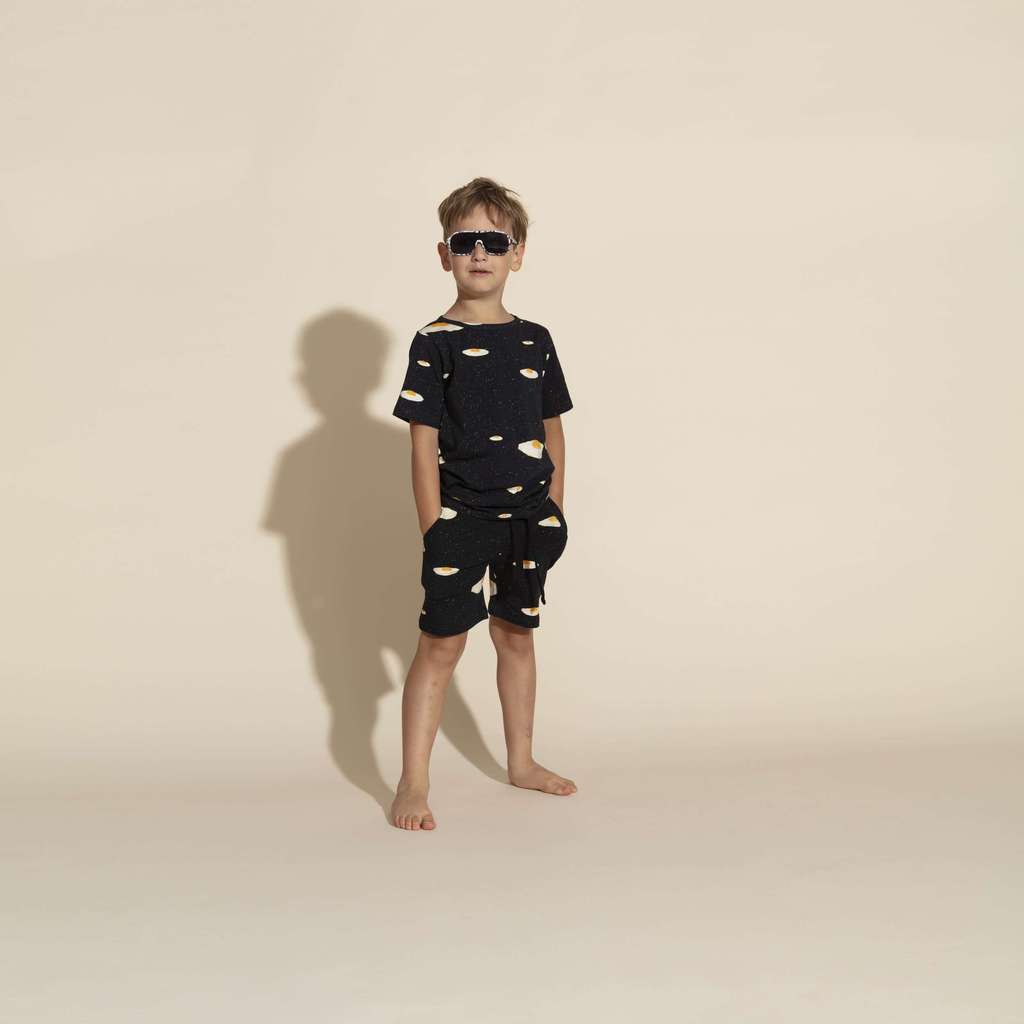 "Неопознанный летающий омлет" Шорты и футболка Дети.