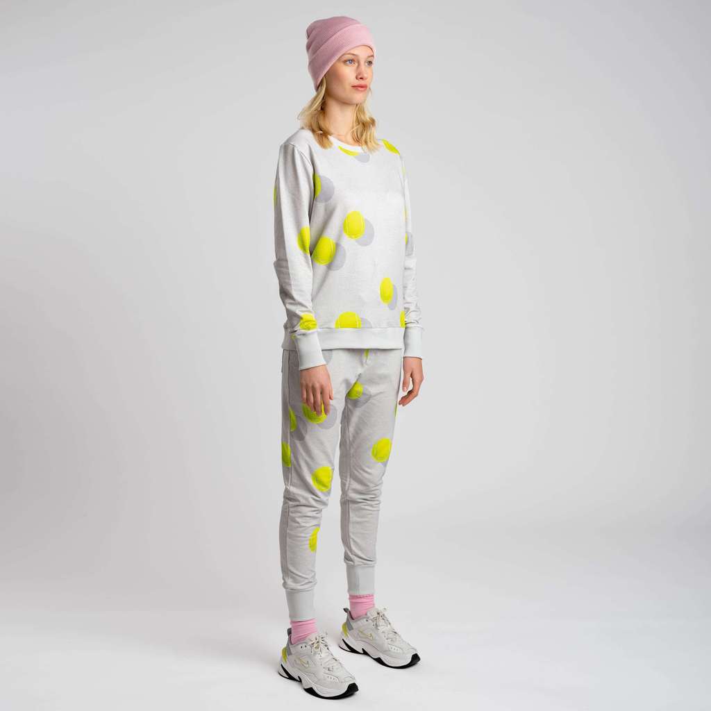 "Теннисные мячи" Свитер и штаны Жен.