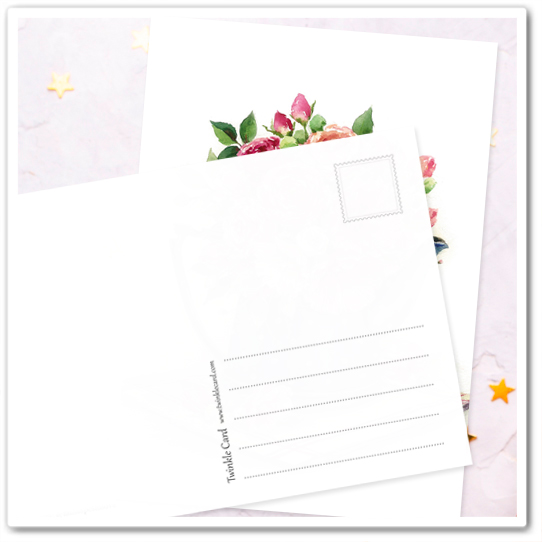 Букет с мальвой и ранункулюсами